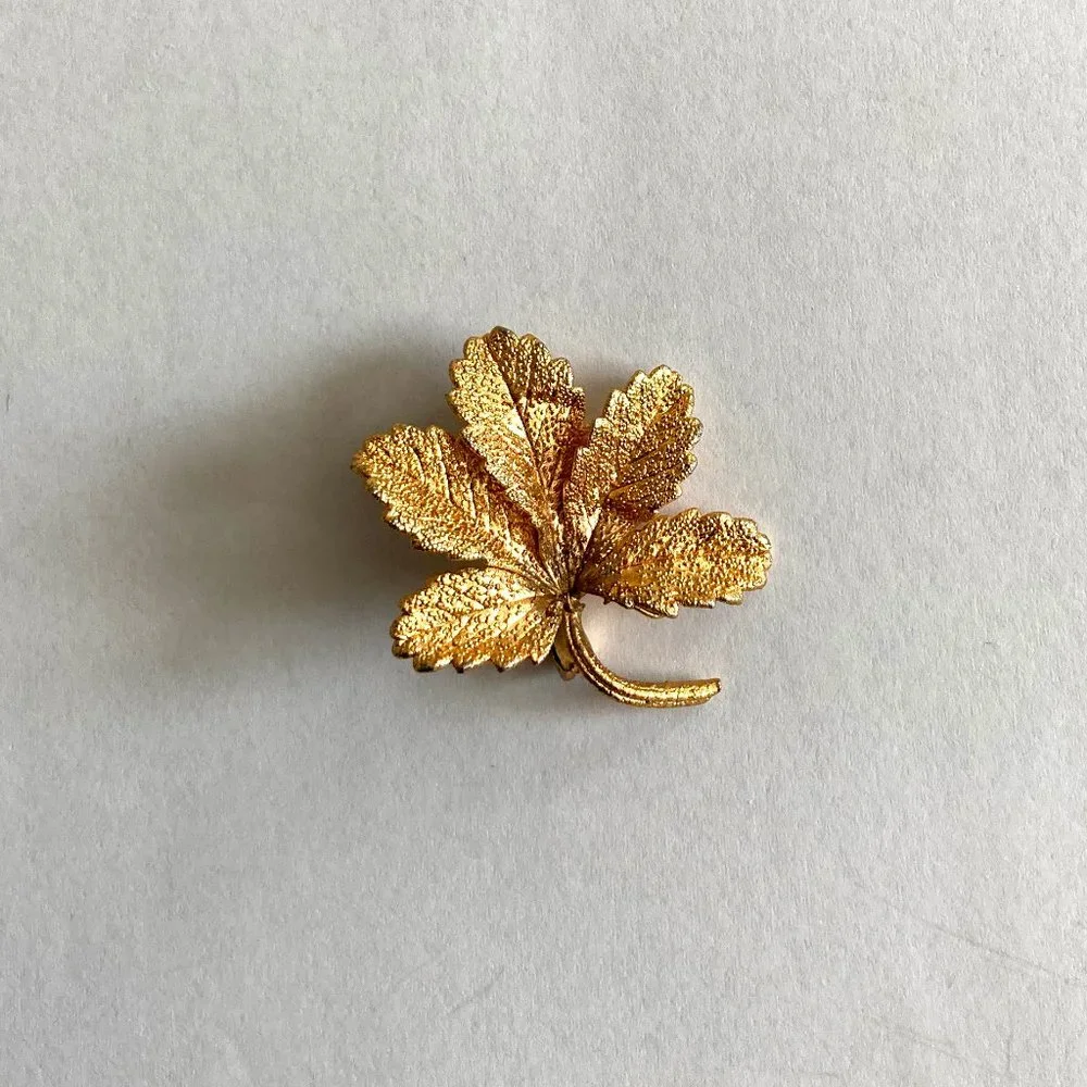 Gold Autumn Leaf Pin Brooch 1.25 Inch